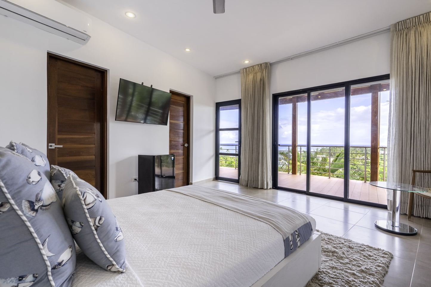Hands Free All Inclusive Junior Suite